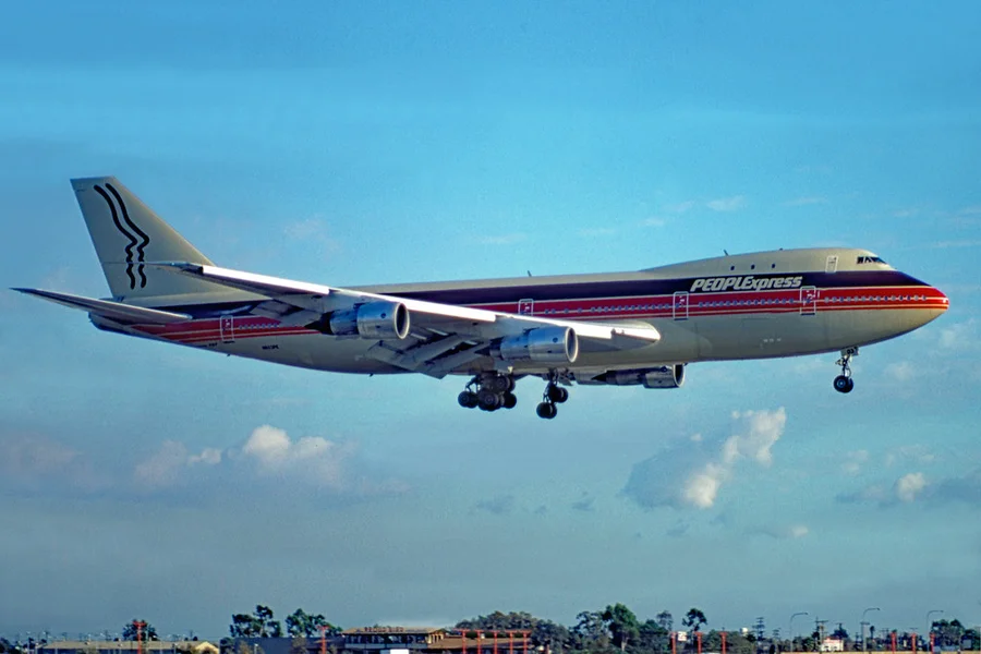 People Express Airlines B747